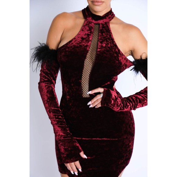 Women's Feather Detailed Crushed Velvet Cold Shoulder Night Club Party Dress - Picture 7 of 12